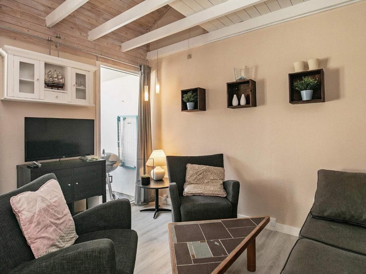 4 Person Holiday Home In R Sk Bing Эрёскёбинг Экстерьер фото